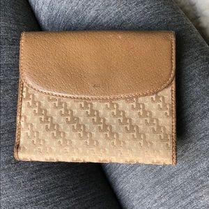 GUC: Authentic Gucci Tan Compact Wallet